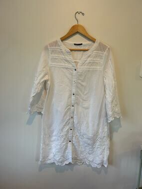 Breakout womens white cotton dress size L lace embroidery knee length buttons